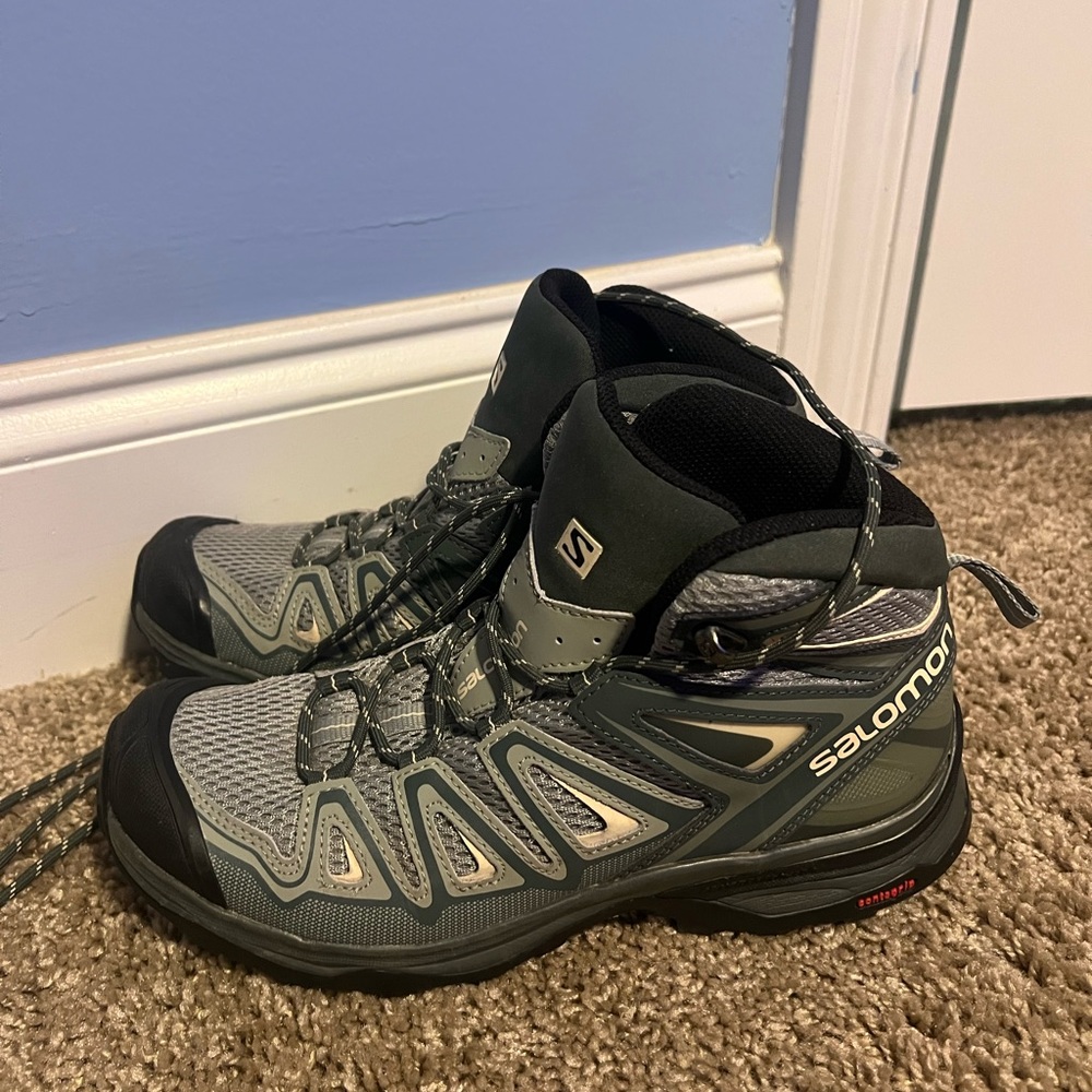 Womens Salomon hiking boots